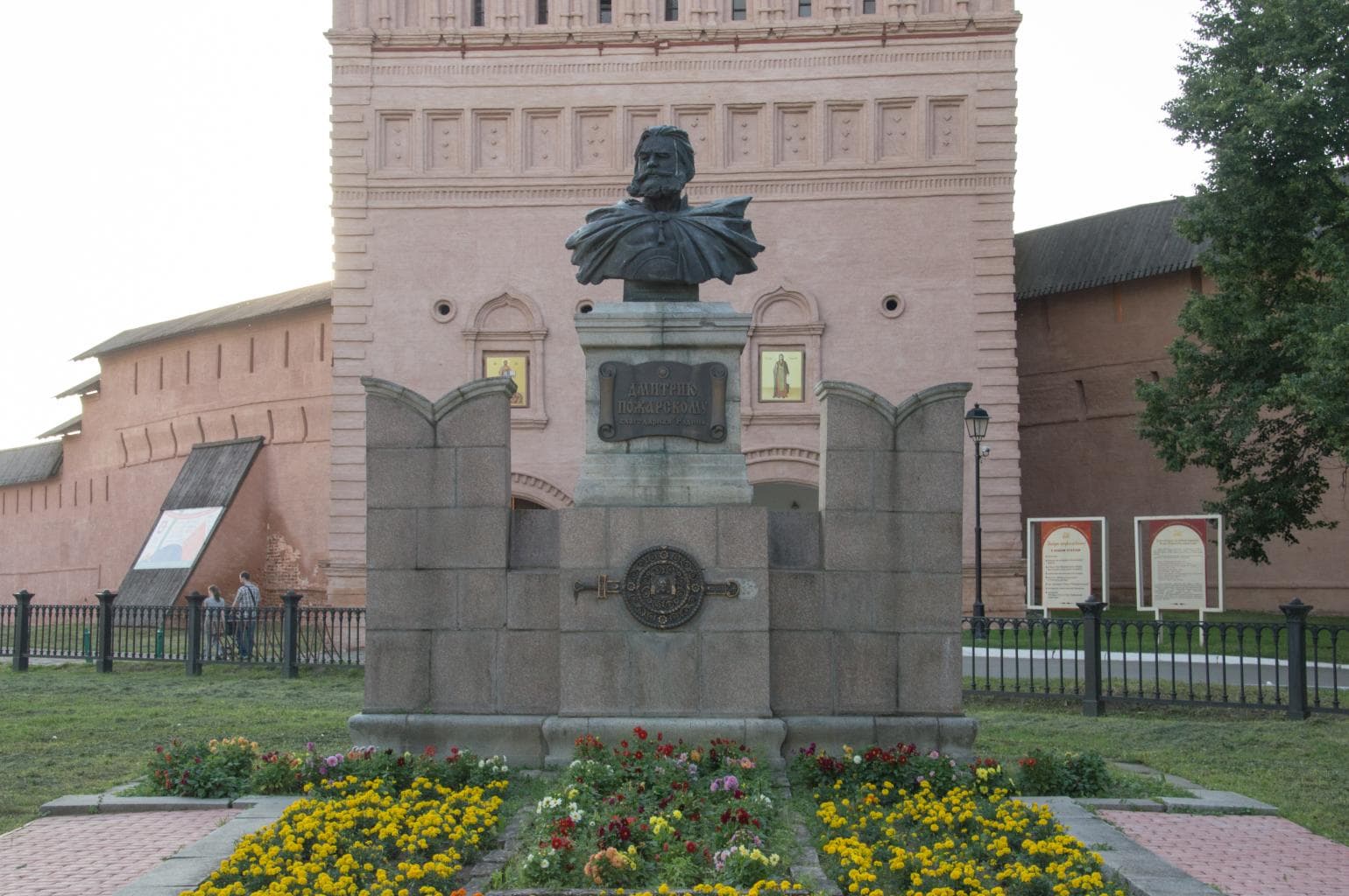 Памятник Дмитрию Пожарскому — photo 2