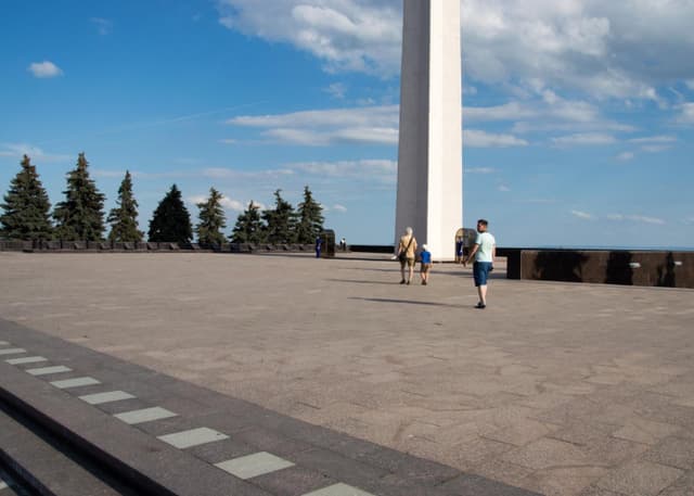 Площадь 30-летия Победы. Фотография 6