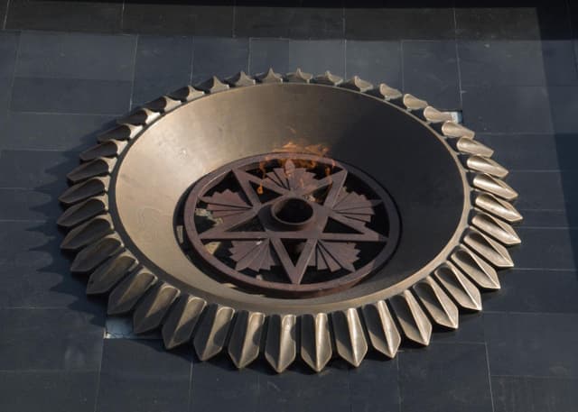 Площадь 30-летия Победы. Фотография 3