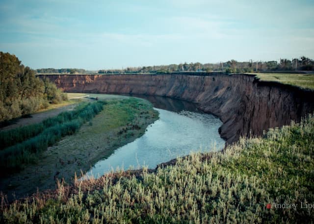 Обрыв у реки Сакмара. Фотография 10
