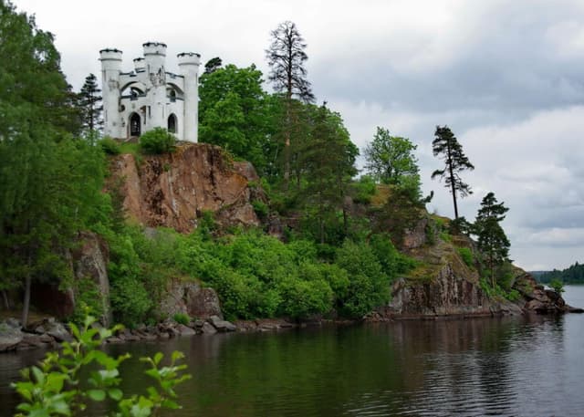 Старый Замок и парк Монрепо. Фотография 4