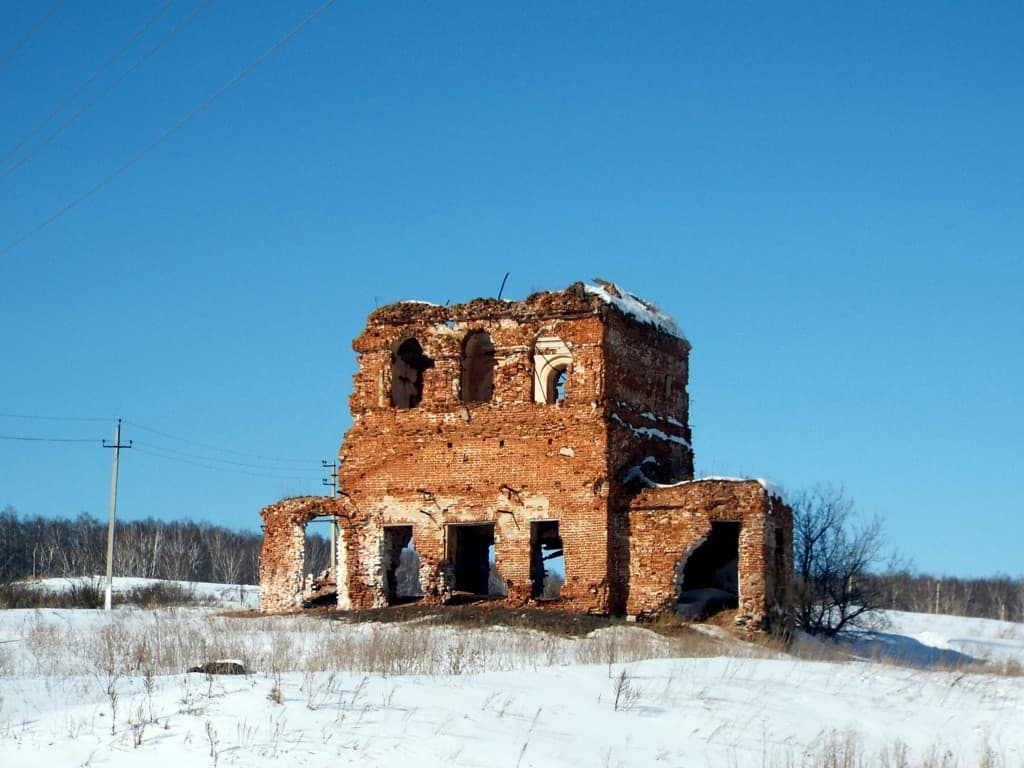 Abandoned Church of the Epiphany (Sula) — photo 4