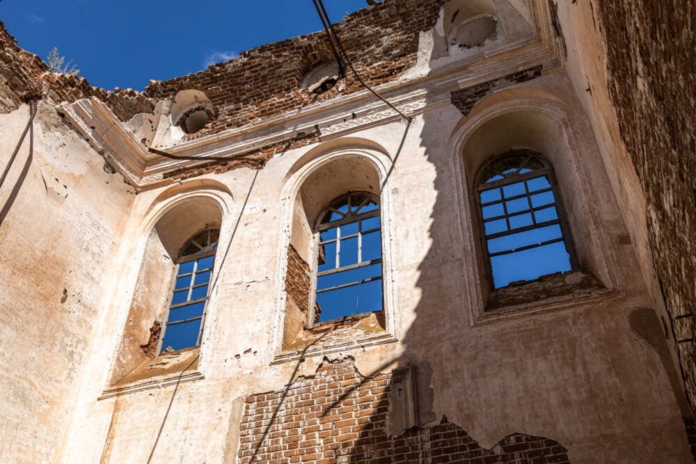 Abandoned Church of the Epiphany (Sula) — photo 2