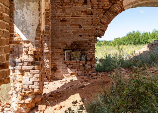 Заброшенная церковь Богоявления Господня (Сула). Фотография 1