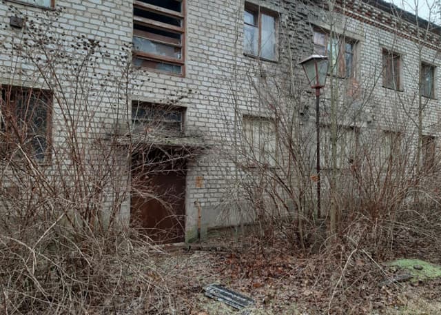 Заброшенный жилой дом на "очистных". Фотография 2