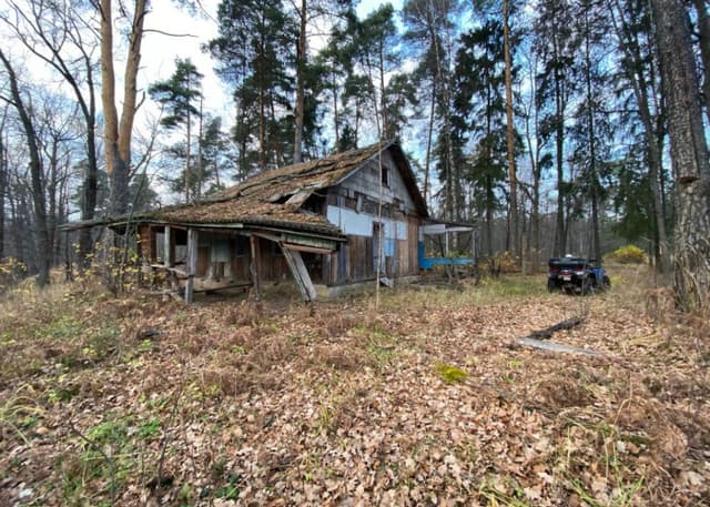 Заводь (старица) с домиком на берегу. Фотография 1
