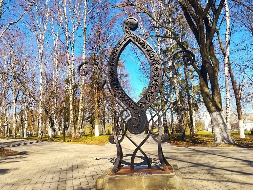 Памятник букве "О" — фотография 1