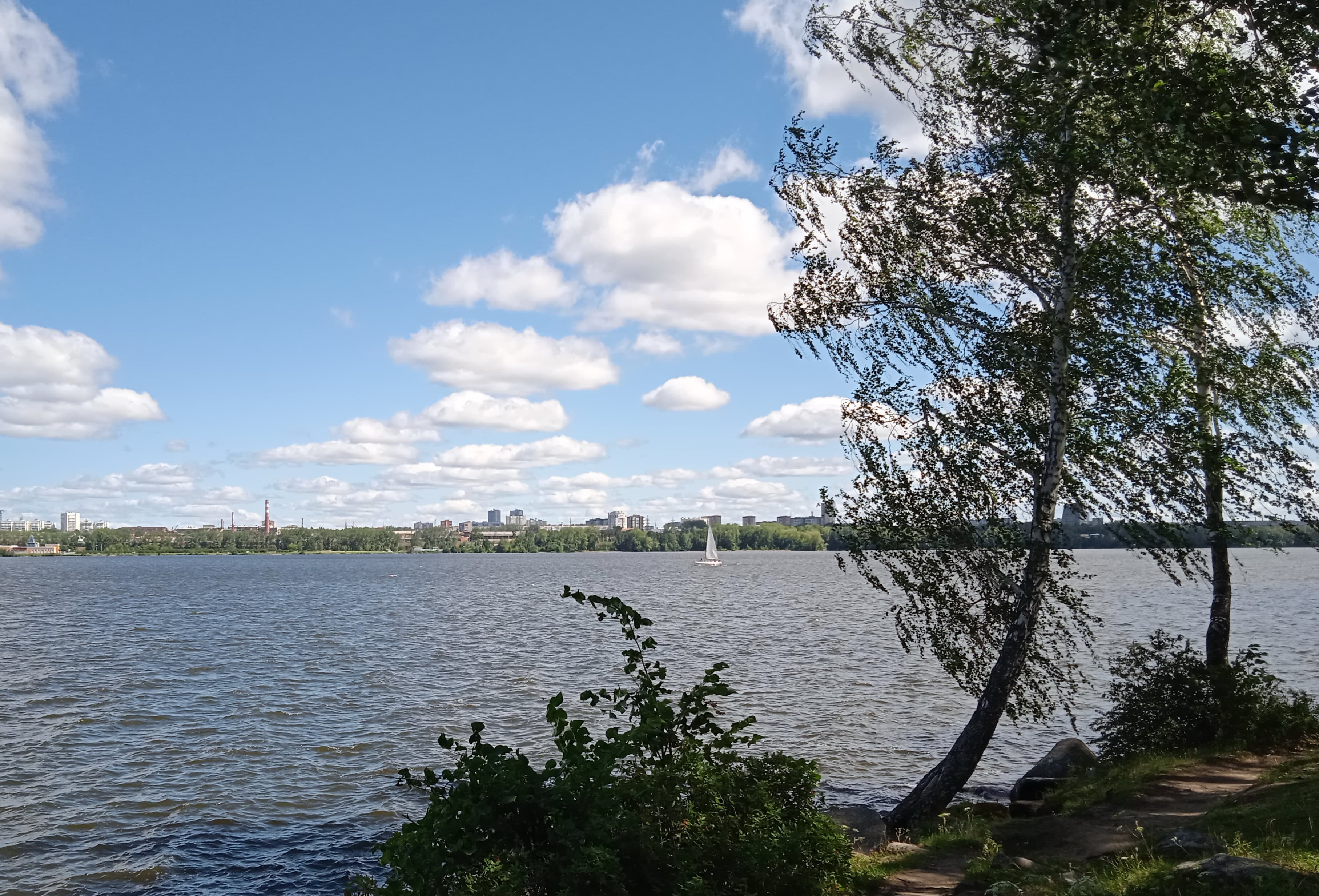 Верх-Исетский пруд (Екатеринбург) — фотография 1