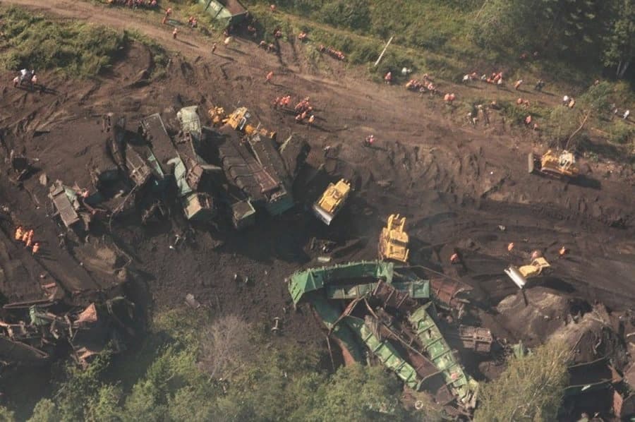 Eral-Simskaya Train Crash (2011) — photo 1