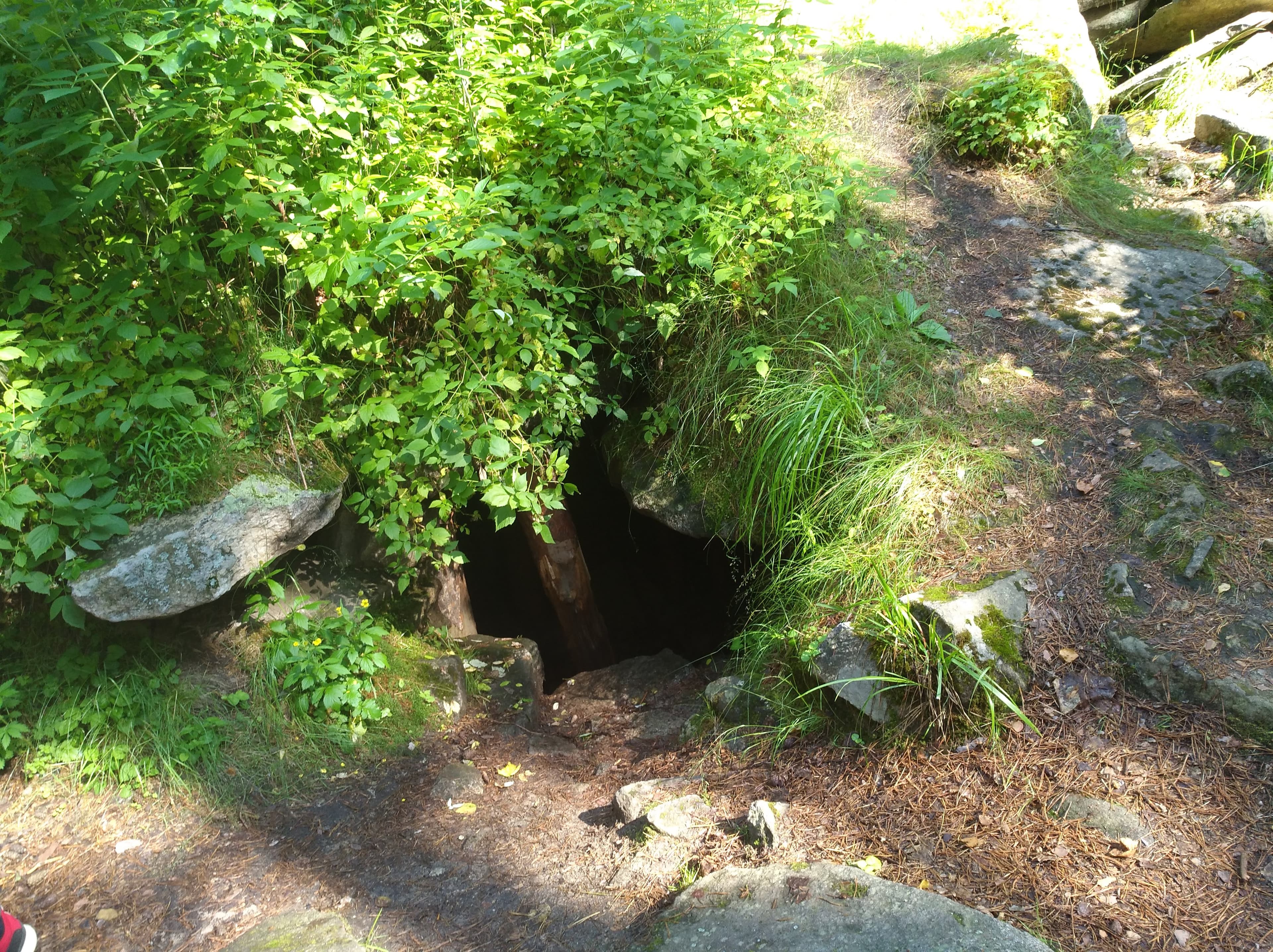 Site of an ancient man (Island of Faith) — photo 3