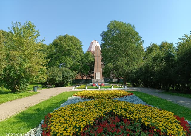 Обелиск в честь подвига Трех Героев. Фотография 1