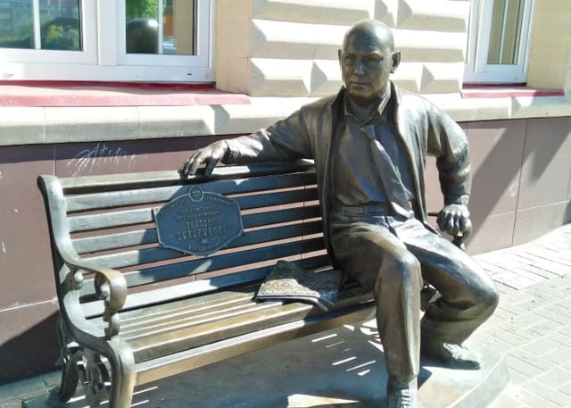 Памятник Виктору Сухорукову. Фотография 1