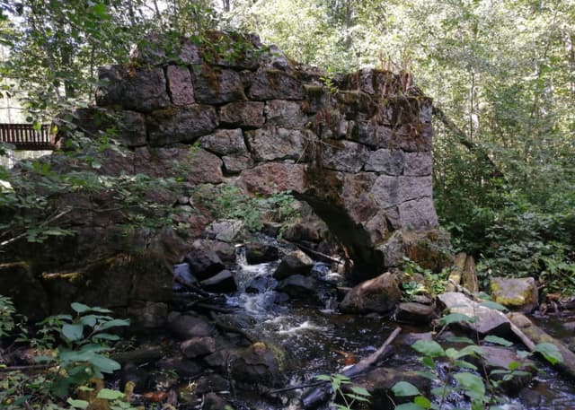 Руины финской мельницы. Фотография 1