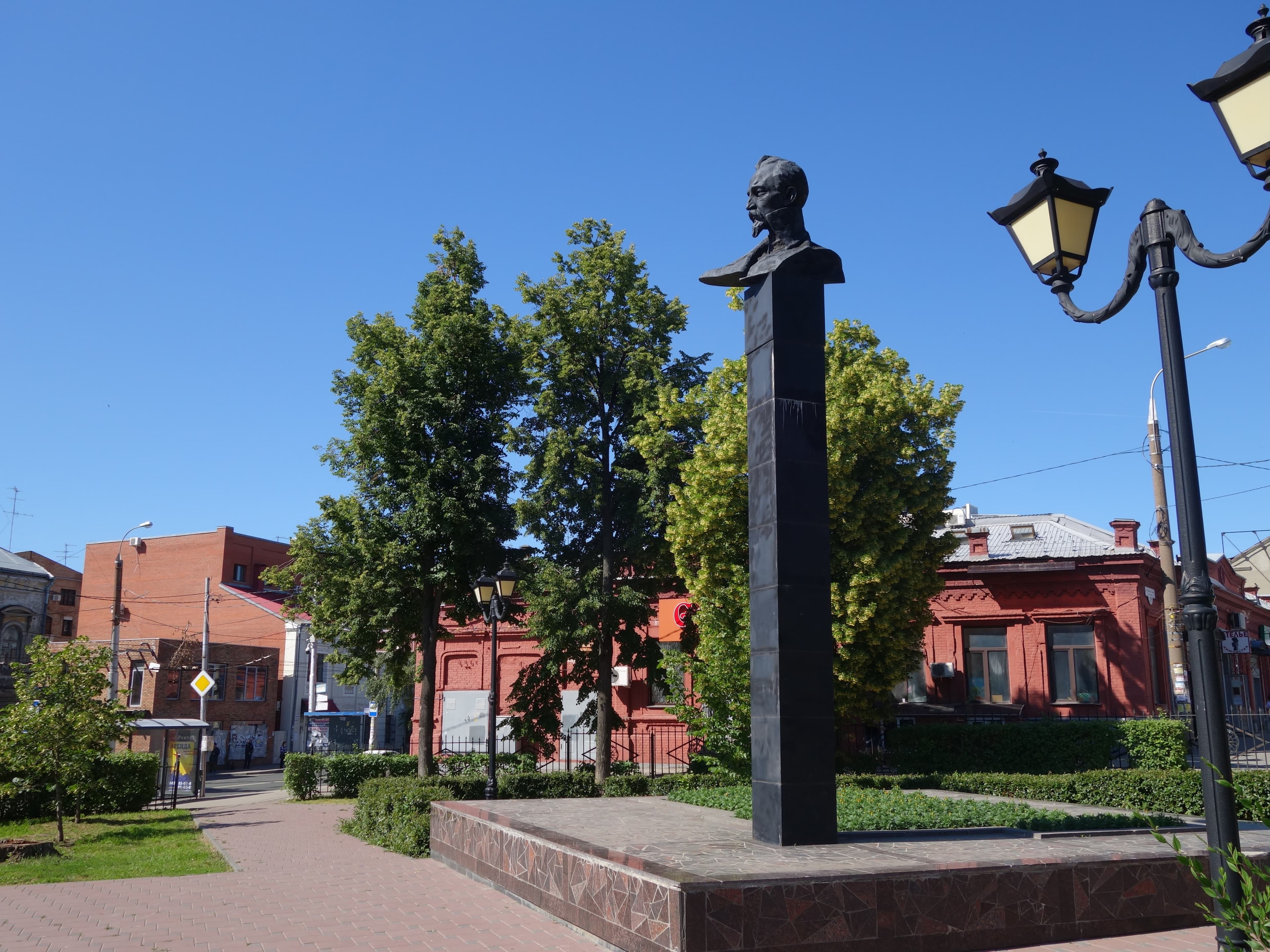 Памятник Феликсу Дзержинскому (Самара) — фотография 2