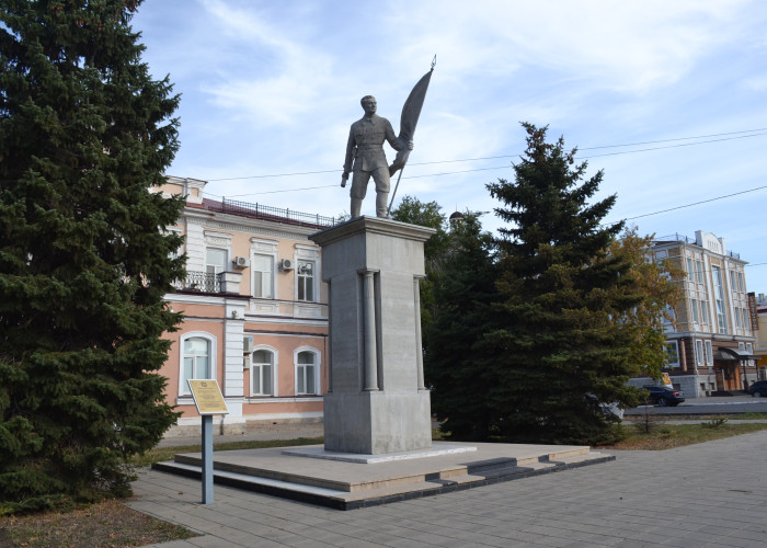 Памятник жертвам белогвардейского набега на Оренбург. Фотография 1
