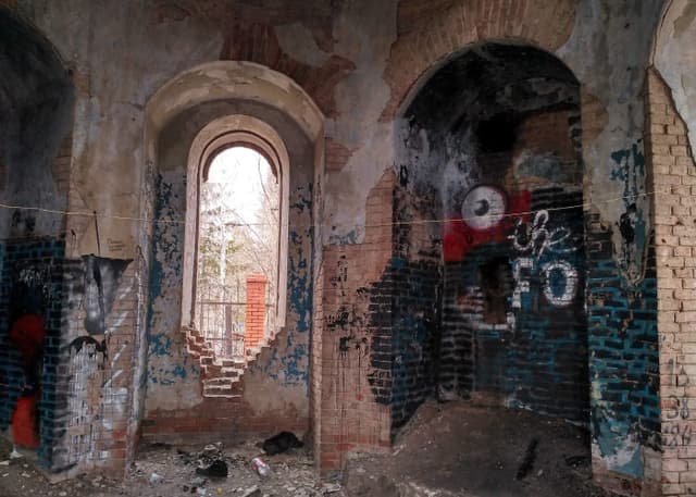 Заброшенная водонапорная башня (Уфа). Фотография 3