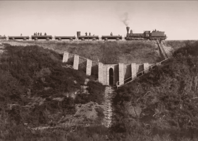 Старый тоннель под Ж/Д путями (Уфа). Фотография 1