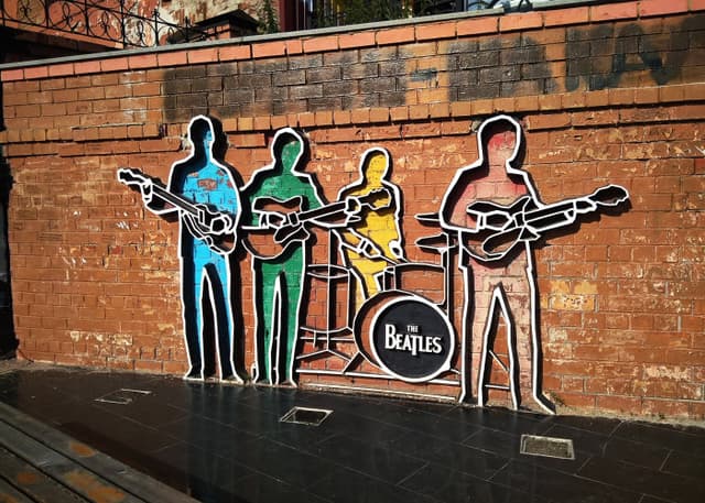 Памятник группе «The Beatles» (Екатеринбург). Фотография 1