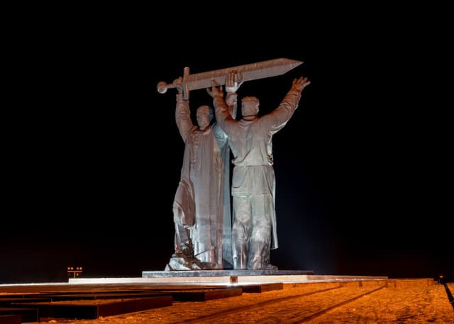 Тыл - фронту (Медногорск). Фотография 1