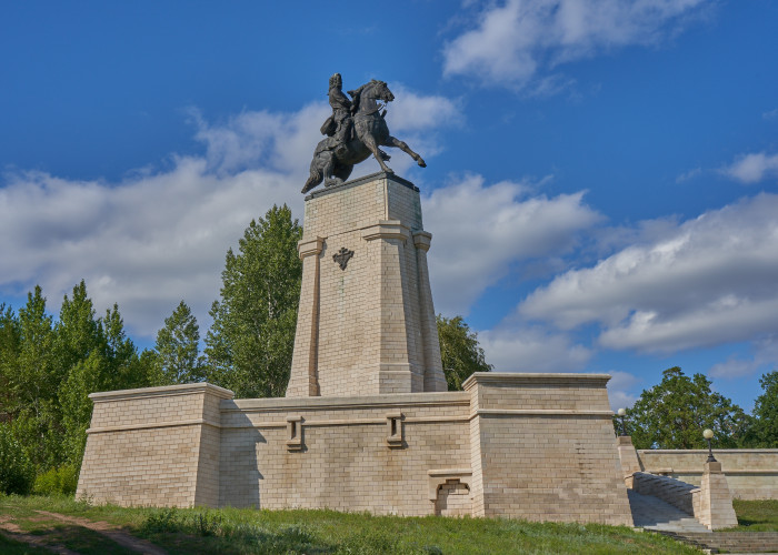 Памятник Татищеву. Фотография 1