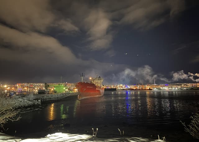 Смотровая площадка на порт г. Мурманска. Фотография 4