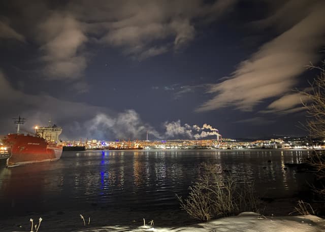 Смотровая площадка на порт г. Мурманска. Фотография 2