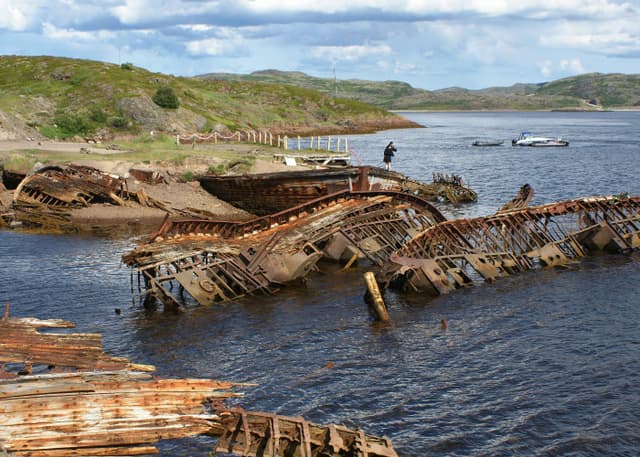 Кладбище кораблей (Териберка). Фотография 4