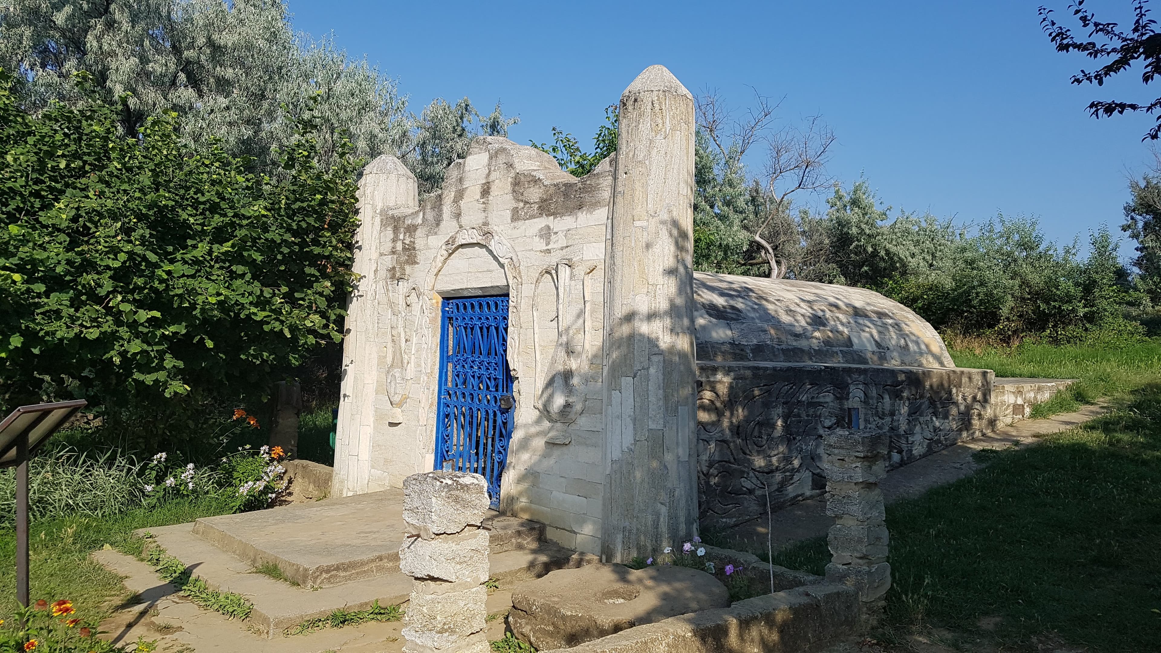 Turkish fountain in Taman — photo 4