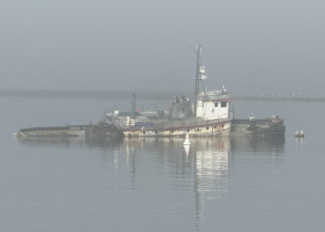 Затопленный корабль. Фотография 2