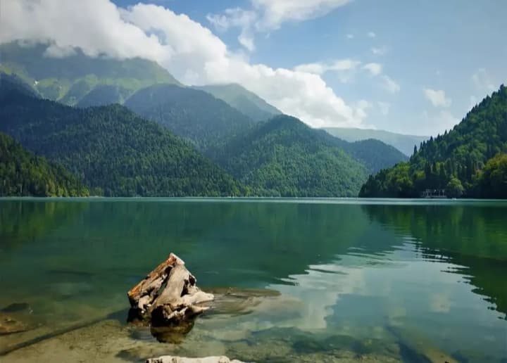 Lake Ritsa — photo 1