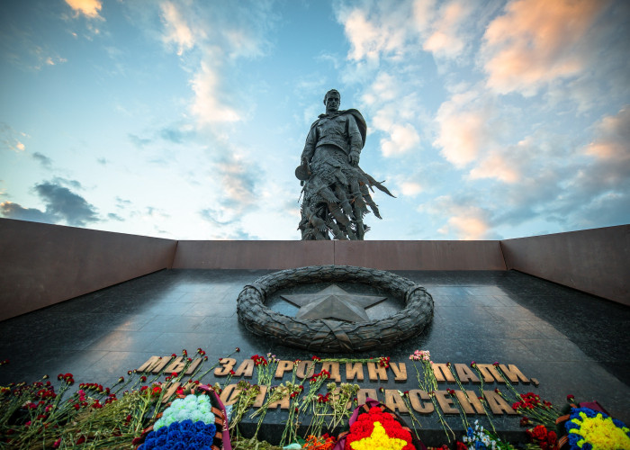 Ржевский мемориал Советскому солдату. Фотография 1