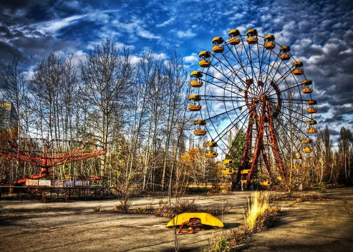 Колесо обозрения в Припяти. Фотография 4