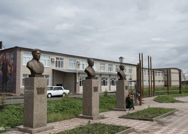 Аллея Славы в селе Октябрьское. Фотография 2