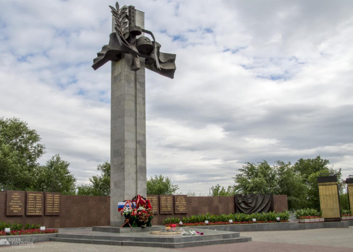 Вечный Огонь и мемориал Победы (Оренбург). Фото 1