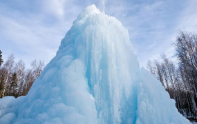 Ледяной фонтан Зюраткуль