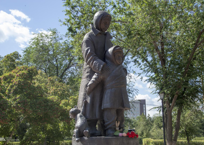 Памятник детям войны (Оренбург). Фото 2