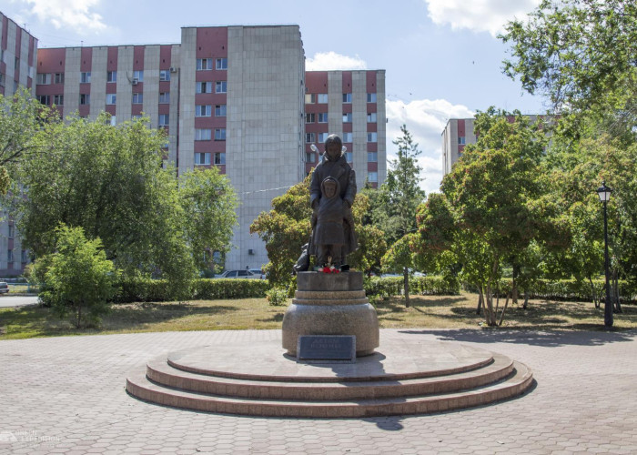 Памятник детям войны (Оренбург). Фото 3