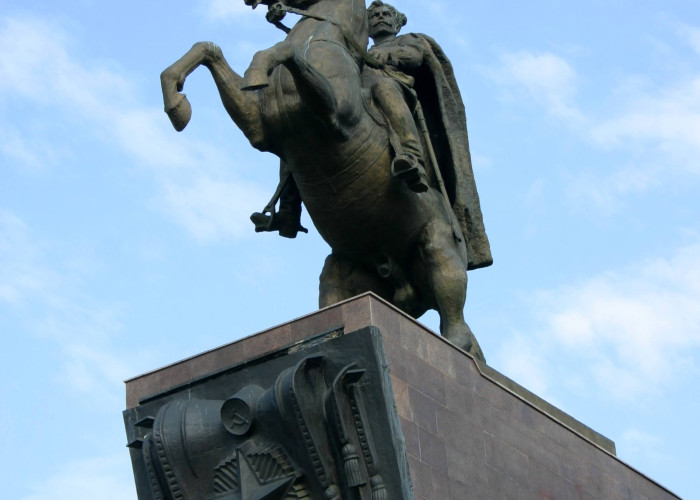 Памятник Василию Чапаеву (Чебоксары). Фото 2