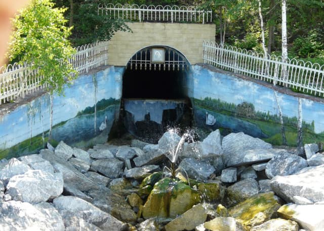 Выход гидротехнического тоннеля реки Каменки. Фотография 1