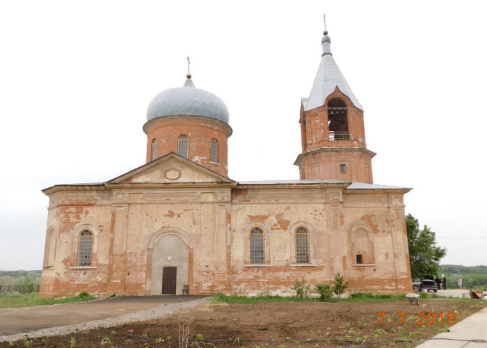 Церковь в с. Черноречье.. Фото 1