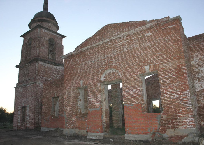Заброшеная церковь (Никольское). Фото 1
