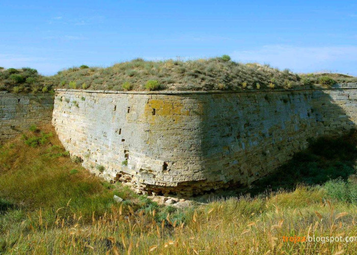 Арабатская крепость пос. Каменское. (Крым). Фото 3