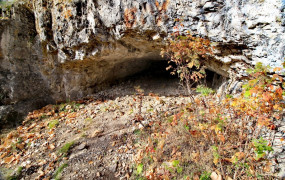Пещера Девичья