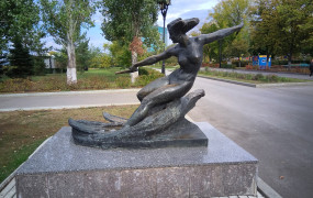 Скульптура Водная лыжница (Самара)