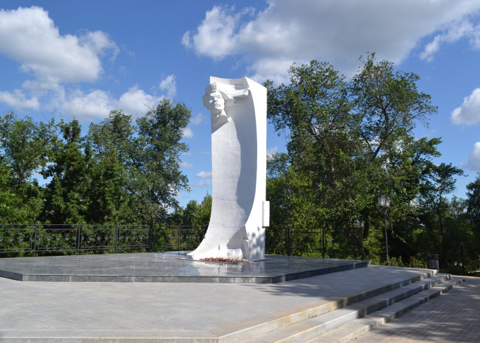 Памятник Максиму Горькому (Струковский сад). Фото 1