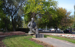 Памятник М. Джалилю (Сквер Четвертого Апреля)