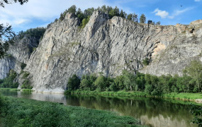 Антонова скала (река Белая)